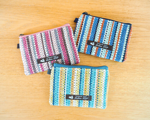 手織りノルディックカラーストライプのミニフラットポーチ（ブルーのみ