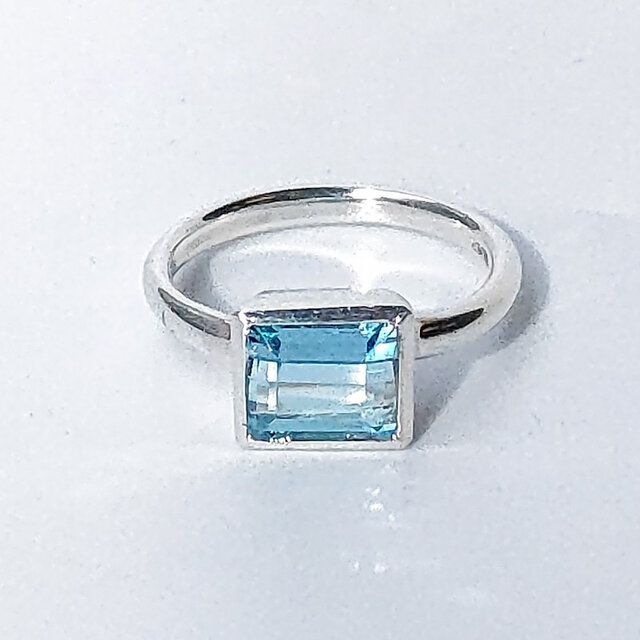 アクアマリン オクタゴンカット 2.12ct 伏せ込み留め シルバーSV925リング | iichi  日々の暮らしを心地よくするハンドメイドやアンティークのマーケットプレイス