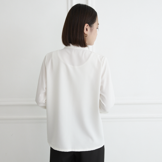 新品　UNTITLED シャツ　ボウタイ　コットン　白　長袖　ホワイト　1 式典〜普段着も◎ 結ばず決まる 洗えるボウタイブラウス 長袖 シワに