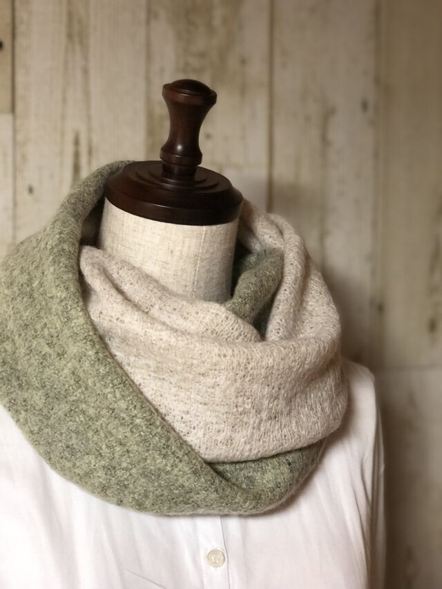 楽チン❣️かぶるだけ★タムニットのふんわりスヌード❤️ エクリュ×セージグリーン