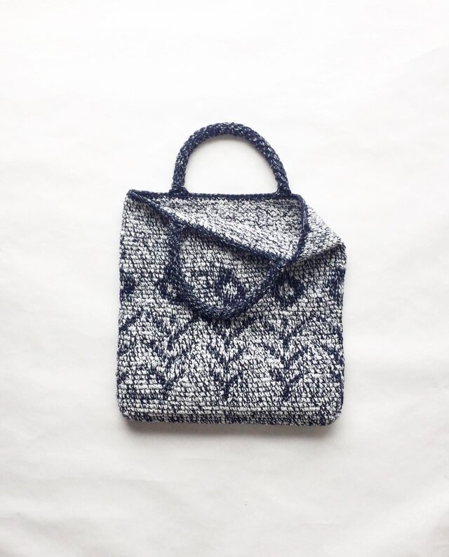 Nordic Blue - 北欧スタイルのお花柄かぎ針編みバッグ | iichi 日々の 