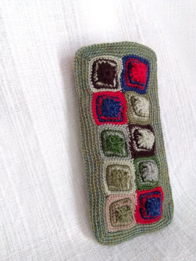 モスグリーンベース　モチーフ眼鏡ケース(ランダム)