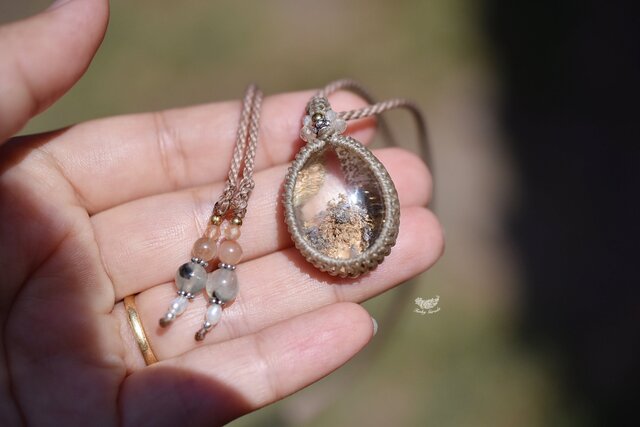 まの　マクラメネックレス・カボションまとめ 赤とオレンジの花☆ガーデンクォーツ マクラメネックレス958