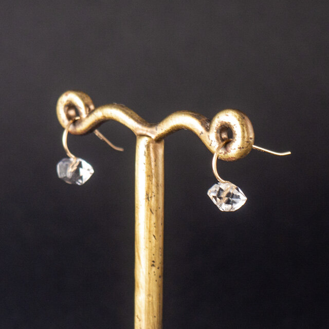 [期間限定価格]18k ハーキマーダイヤモンド　一粒ピアス　イエローゴールド ハーキマーダイヤモンド ハーキマー 水晶 クォーツ ピアス レディース