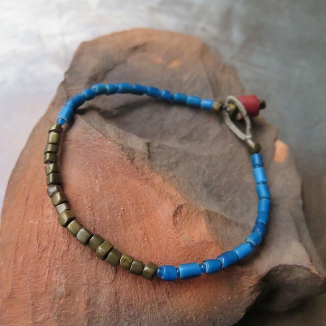 アンティーク　ホワイトハート　青　＆　オリッサブラス　＋　グリーンハート　ブレスレット　百世 momotose（西）