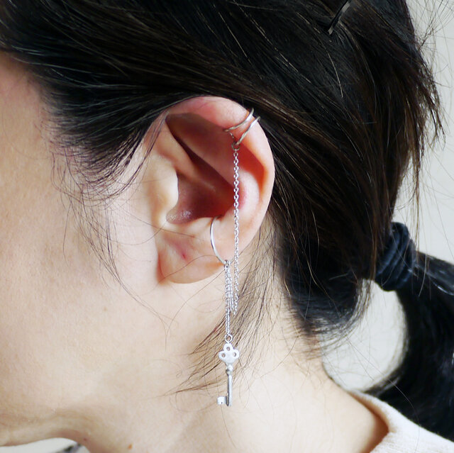 シルバー製キーモチーフの2連イヤーカフ | iichi 日々の暮らしを