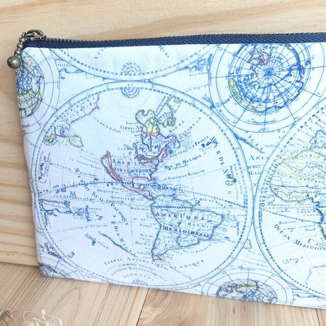リバティ　20ｃｍファスナー　フラットポーチ　ポケット付　＜Around The World＞(アラウンドザワールド)