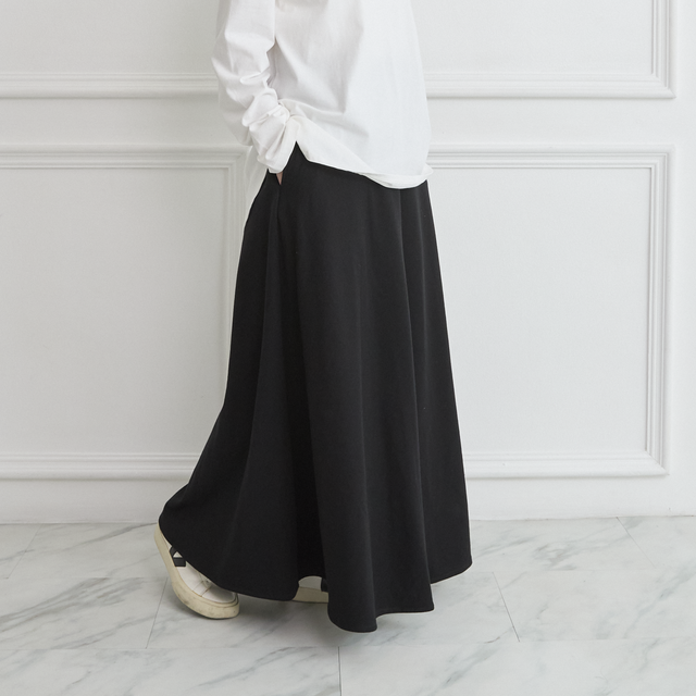 やわらか裏毛パイル素材 デイリユースに使える 大人スウェット スカート　ブラック　0565BK