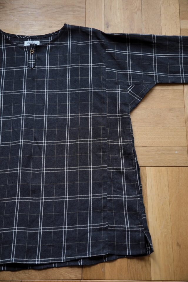 Gender-free tops/ black checked pattern | iichi ハンドメイド・クラフト作品・手仕事品の通販