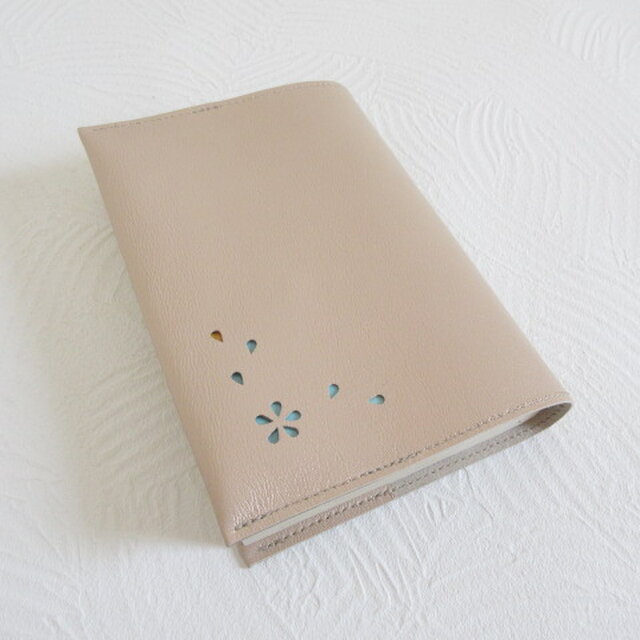 文庫本サイズ《ゴートスキン》HANABIRA・パールピンク・ライトシュリンク・一枚革のブックカバー・0792