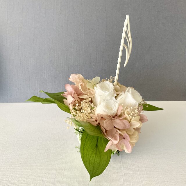 音符の花カゴ ホワイト ピンクリボン | iichi 日々の暮らしを心地よく