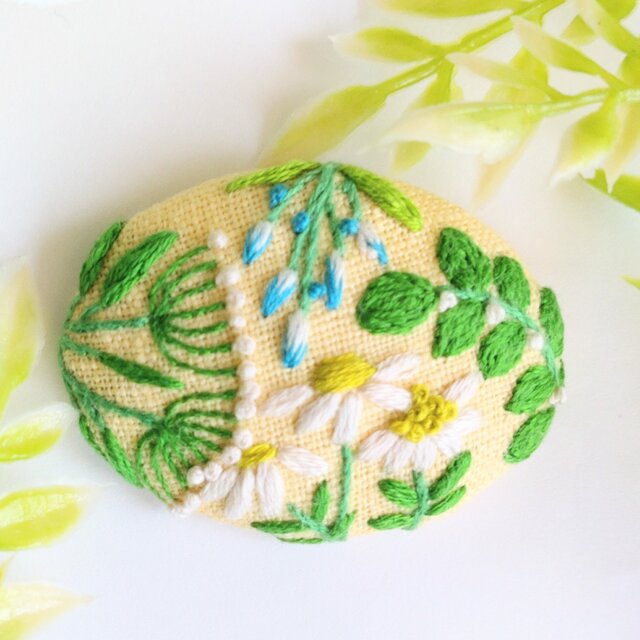 草花の刺繍ブローチ・botanical