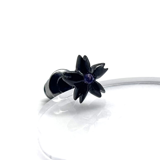 黒 桜ピアス アメジスト/シルバー925 片耳用/セカンドピアス つけっぱなし/男性へのプレゼント/メンズピアス
