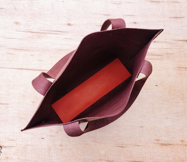 姫路レザー】一枚革のクラフトマンレザートートバッグ（A4/シンプル