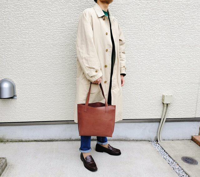 姫路レザー】一枚革のクラフトマンレザートートバッグ（A4