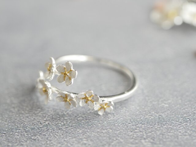新着 ○オープンリング○シルバー925／ちいさな花のリング iichi | アクセサリー