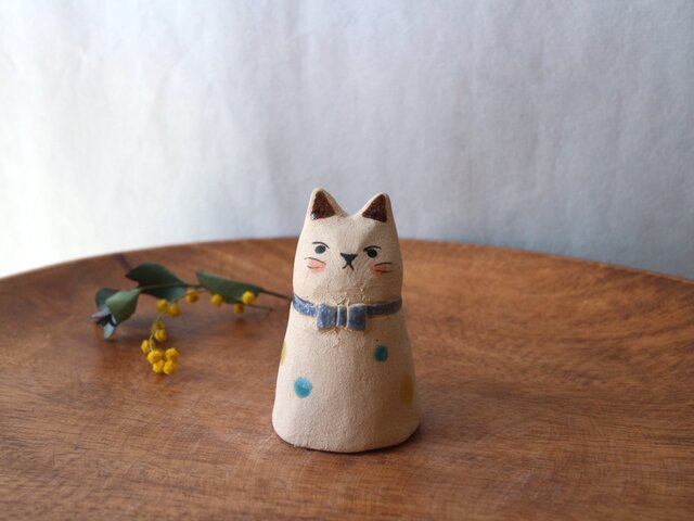 陶器で作った人形 ネコのマフィン ( ボウタイ1) | iichi 日々の暮らし