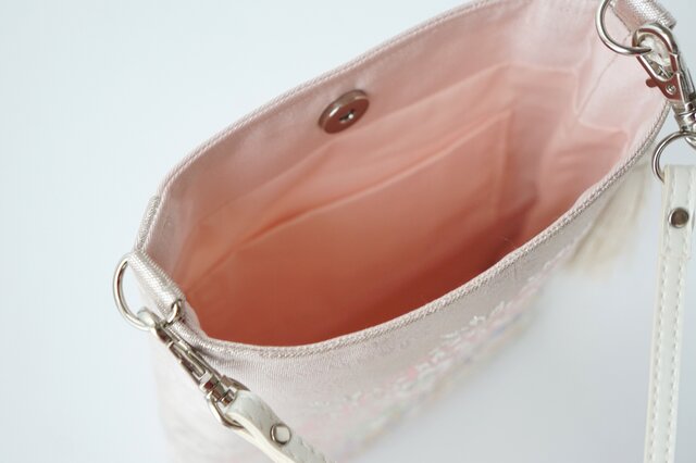 華紋様 桜色・シルバー シルク帯リメイク スマホショルダーバッグ