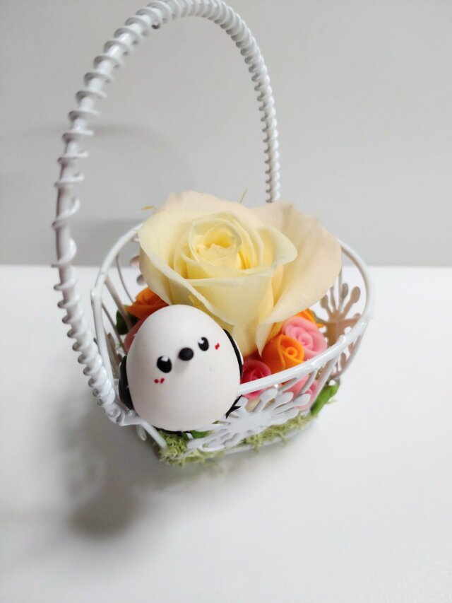 母の日　シマエナガ『ハートのかご』