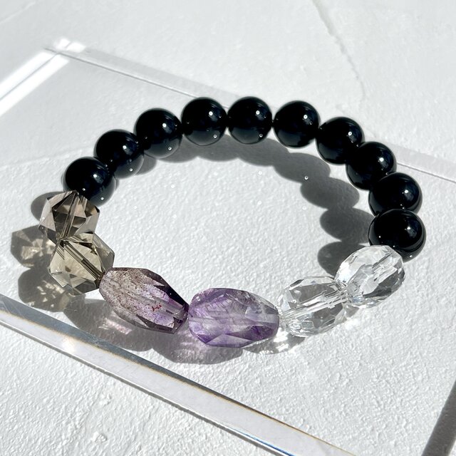 透明から漆黒へ✧モリオン10mm スーパーセブン グラデーションお守りブレスレット✧ 天然石・パワーストーン・ジュエリー