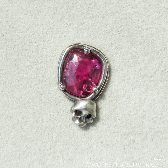 ピンクトルマリン ブローチ / Pink Tourmaline Skull Brooch | iichi