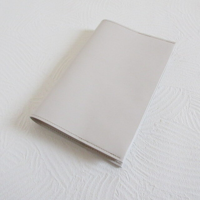 新書サイズ、コミック対応《ゴートスキン》ライトグレー・一枚革のブックカバー・0809