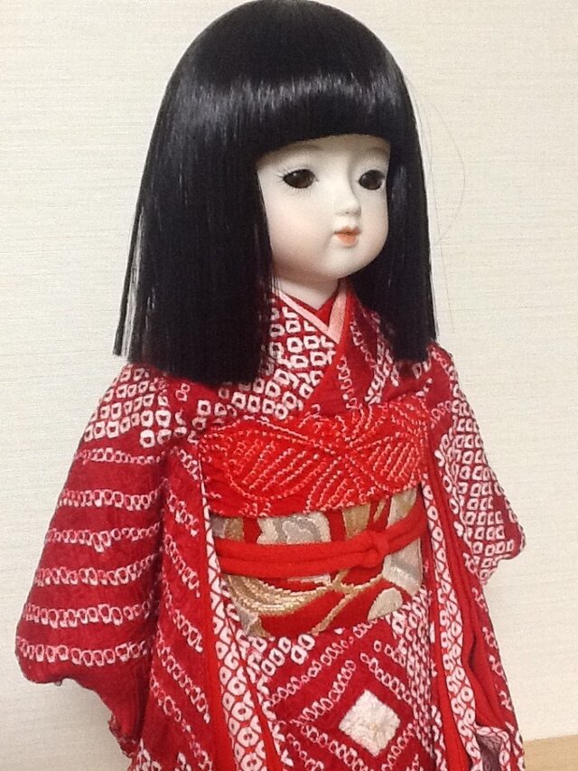 市松人形 顔ビスク 赤総絹手縫い着物の女の子 | iichi 日々の暮らしを