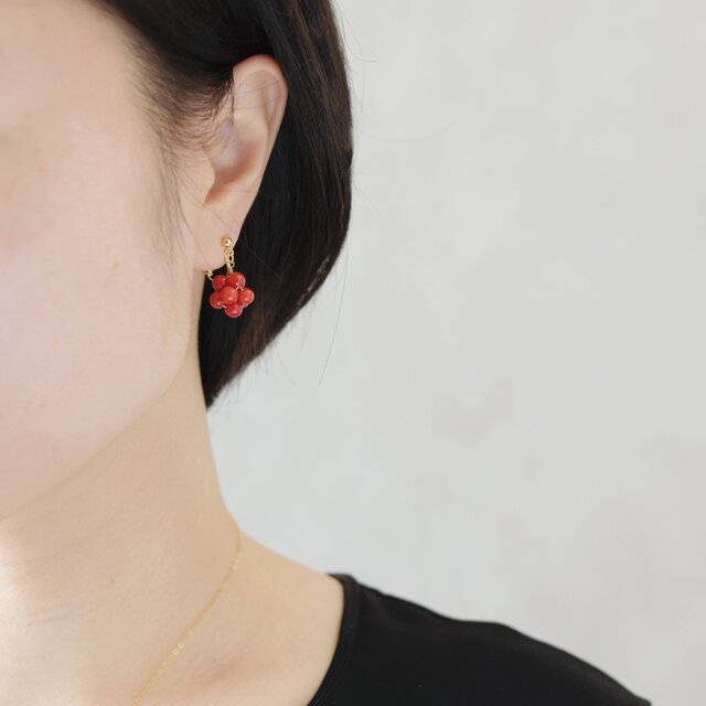 イヤリング】木苺 ベリー Ⅱ・赤珊瑚 | iichi 日々の暮らしを心地よく