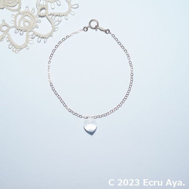 *春の闇*宝石質アイスクォーツのフラワーバドのブレスレット