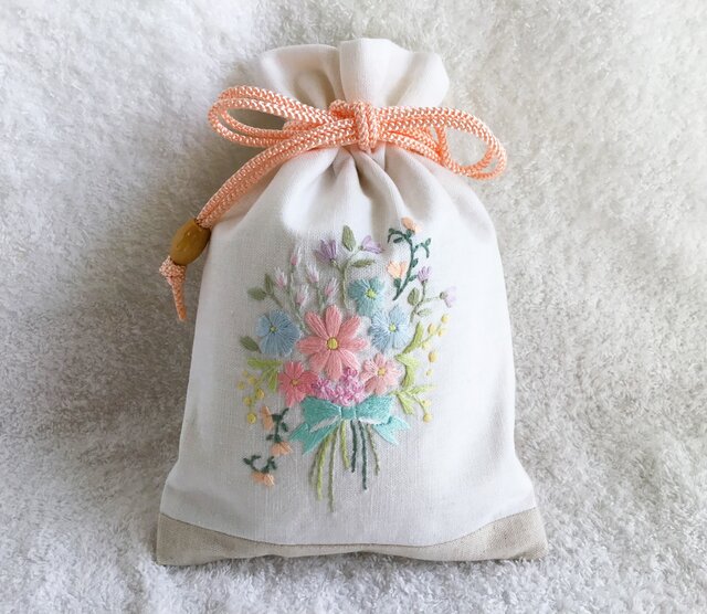 花刺繍の巾着～花束～ | iichi ハンドメイド・アンティーク・食品