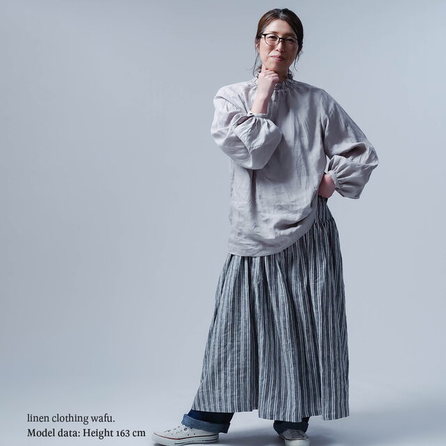 wafu】リネントップス あなたを魅力的にみせる シャーリングネック/ 灰