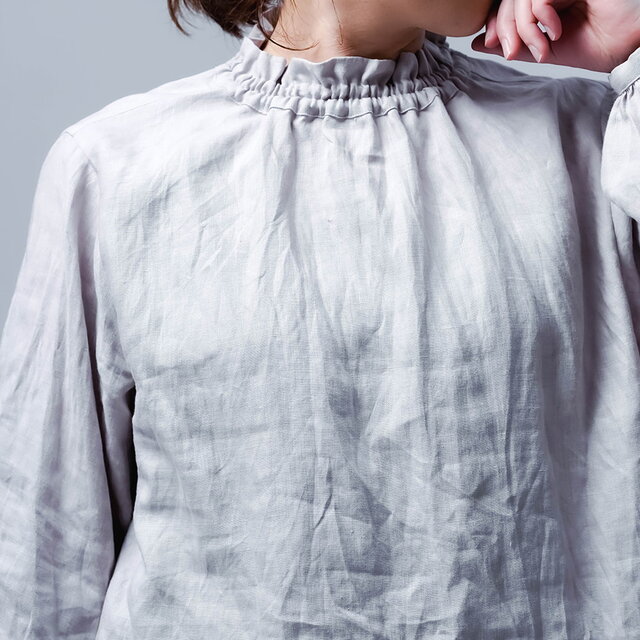 wafu】リネントップス あなたを魅力的にみせる シャーリングネック/ 灰