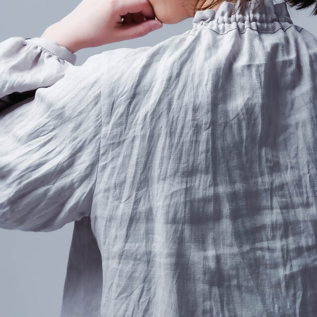 wafu】リネントップス あなたを魅力的にみせる シャーリングネック/ 灰