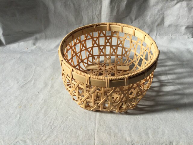 ちょっと小さなかご・差し六つ目編みかごA(表皮みがき) | iichi 日々の