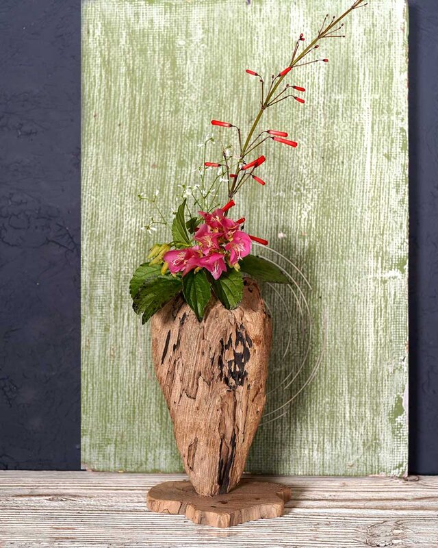 流木の花器、フラワーベース 一輪挿し 木の花瓶 wood vase 小さな花瓶