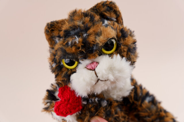 Amy Lacombe  ハート柄　ネコ　ぬいぐるみ　中古品 Amy Lacombe ハート柄ネコぬいぐるみ中古品