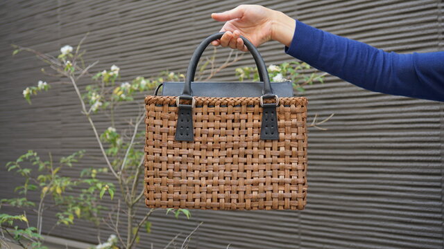 山葡萄レザートートバッグ 市松10mm コラボ作品 | iichi 日々の暮らし