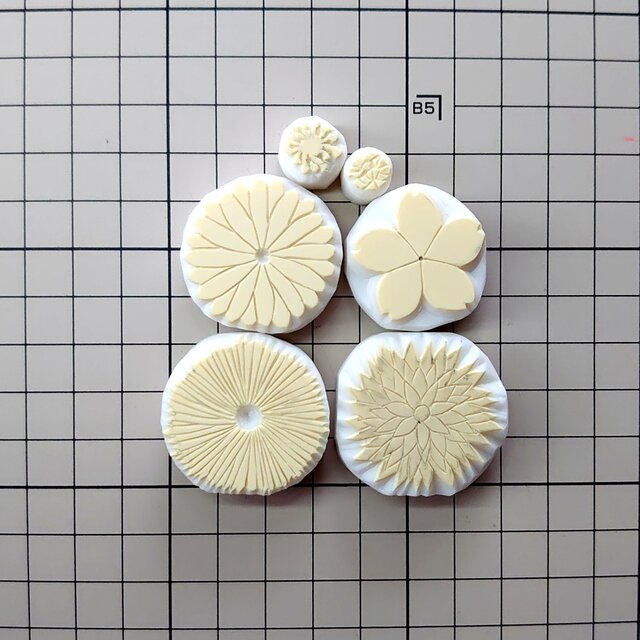 消しゴムはんこ「フラワー②」6個 | iichi 日々の暮らしを心地よく