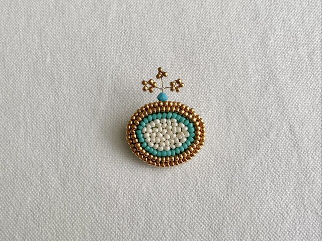 ビーズ刺繍ブローチ 〈水紋2〉 | iichi 日々の暮らしを心地よく