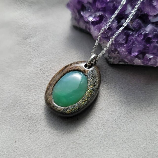 虹彩珊瑚 天然本翡翠のネックレス
