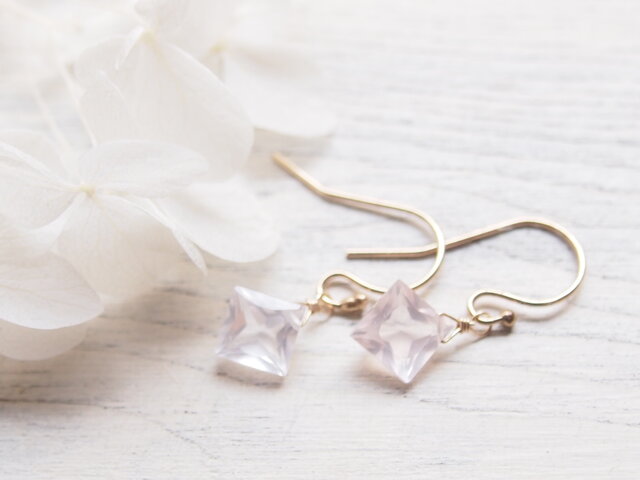 ローズクォーツのシンプルピアス（14kgf）／イヤリング | iichi 日々の