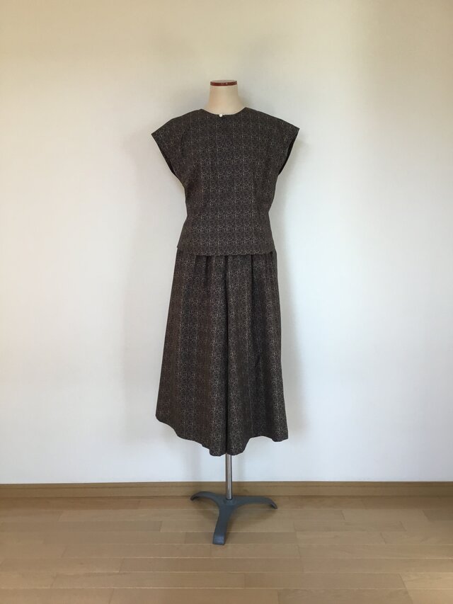 風が通るコットンブラウス　　　フレンチ袖