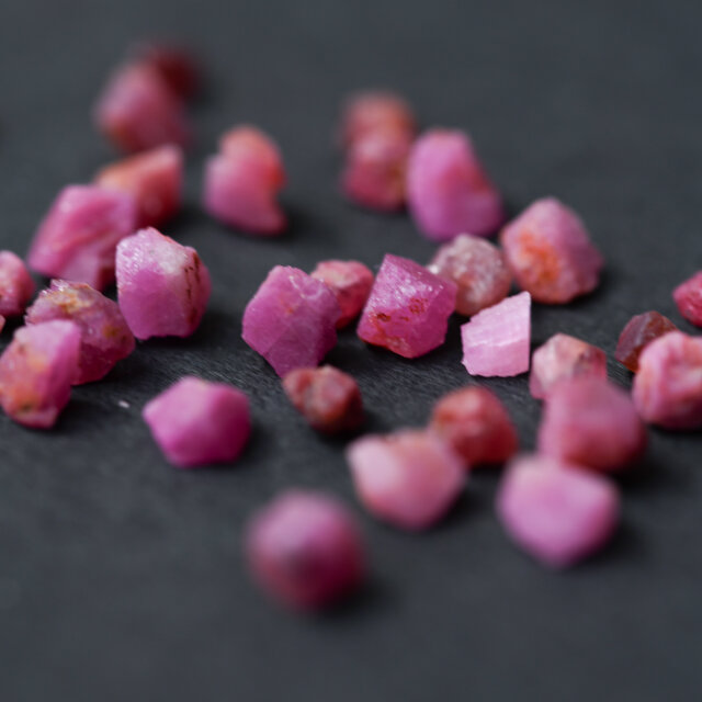 レア❣️天然ピンクダイヤモンド原石ピアス ラボグロウン ピンクダイヤモンド ピアス│K18・プラチナ ラボダイヤ