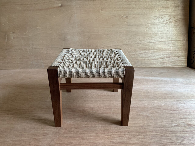 ブラックウォールナットの耳付きスツール ブラックウォールナットの耳付きスツール ブラック