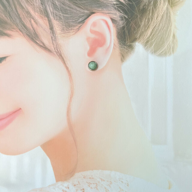 18 K金A U 750天然ジェダイト本翡翠スタッドピアス 鑑定書付き（中古品