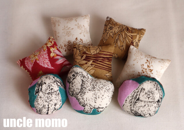 ドール用クッション・セット Lop rabbit & Scraps（レッド） 1/12