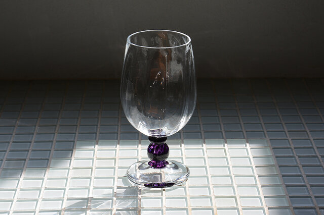 ワイングラス（ムラサキ） | iichi 日々の暮らしを心地よくする