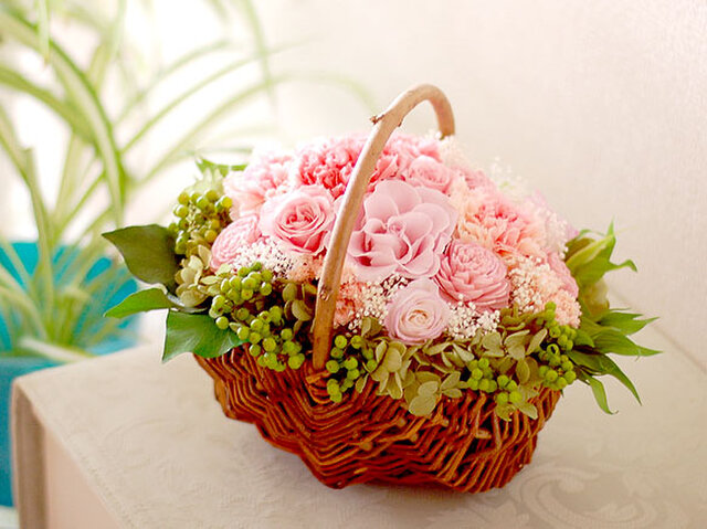 ご購入済みリメイク　スクエアバスケット おねむなうさぎ さん ピンクと黄色のお花 フラワーピクニックカフェのお花のぼうろ/2缶セット【コスモス】を贈る