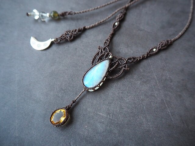 レインボームーンストーン　マクラメネックレス レインボームーンストーン マクラメ編みネックレス | Purnima