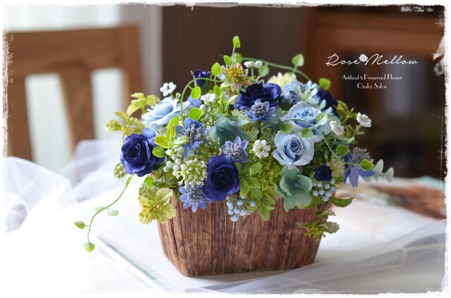 母の日ギフト【アート】ロイヤルブルーと水色のバラと紫陽花のナチュラルアレンジ | iichi ハンドメイド・クラフト作品・手仕事品の通販